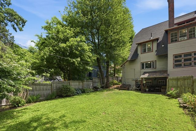 15 Haviland St, Worcester, MA 01602