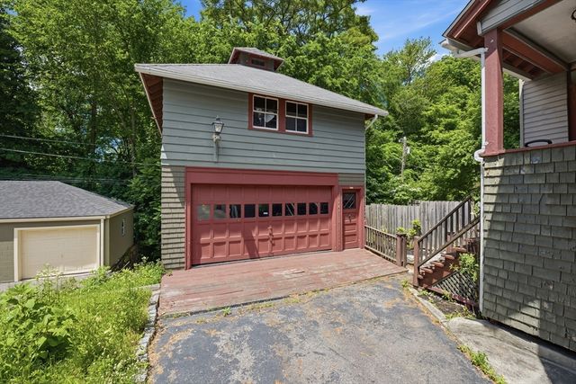 15 Haviland St, Worcester, MA 01602