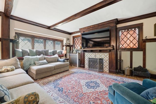 15 Haviland St, Worcester, MA 01602