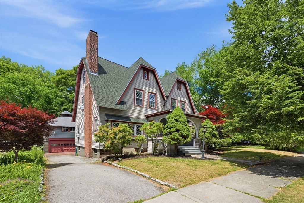 15 Haviland St, Worcester, MA 01602