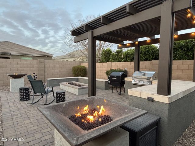 19736 E EMPEROR Boulevard, Queen Creek, AZ 85142