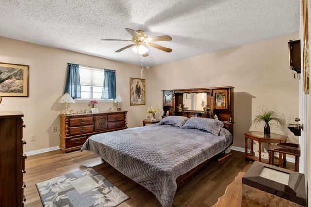 909 Victoria Dr, Longview, TX 75604