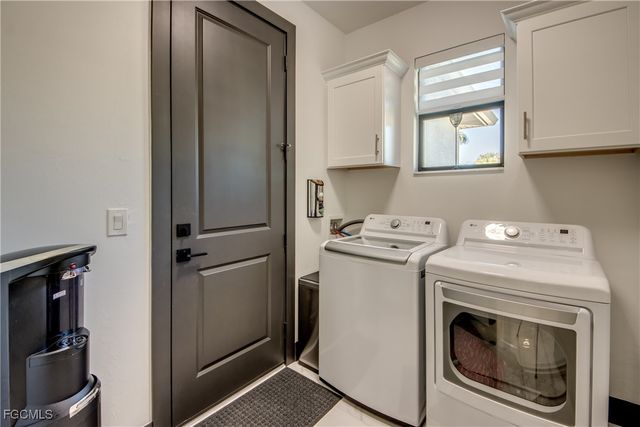 4345 SW 25th CT, Cape Coral, FL 33914