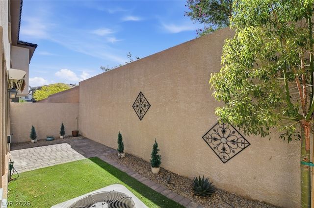 305 Quail Dove Avenue, Henderson, NV 89012