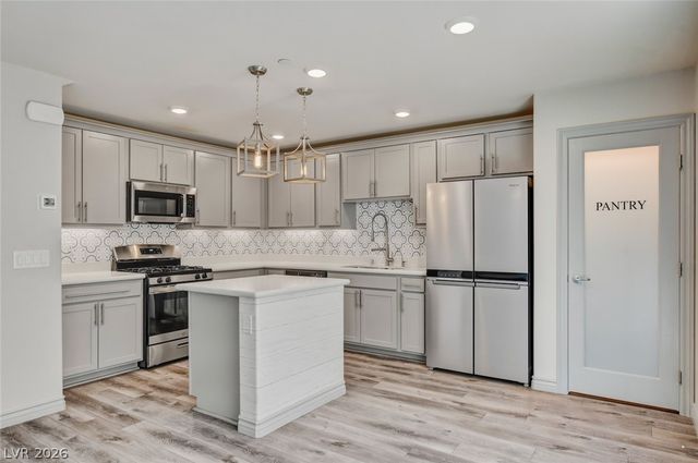 305 Quail Dove Avenue, Henderson, NV 89012