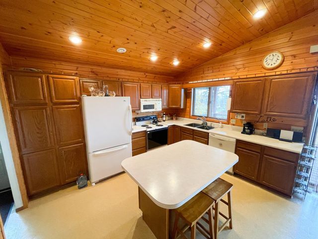27392 Oak Point Road, Elbow Lake, MN 56531