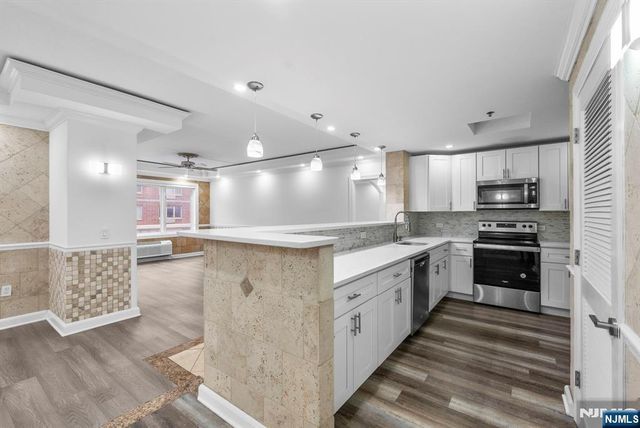 6106 City Place 6106, Edgewater, NJ 07020