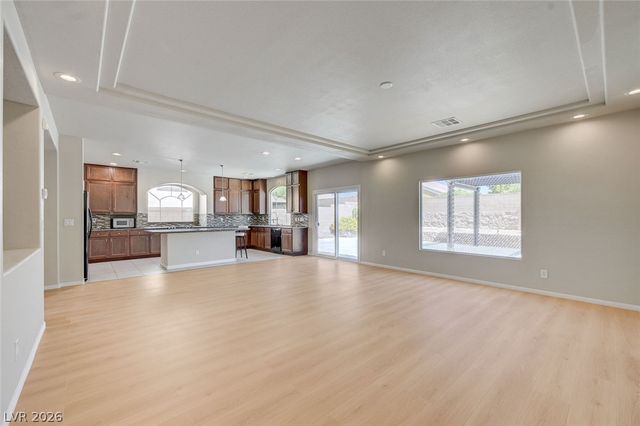 5562 Yarra Valley Avenue, Las Vegas, NV 89139