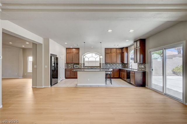 5562 Yarra Valley Avenue, Las Vegas, NV 89139