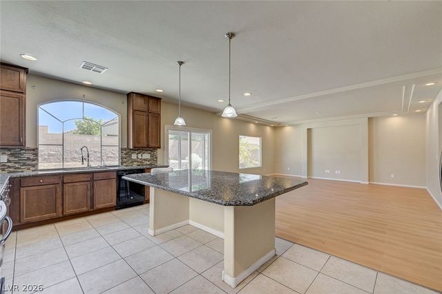 5562 Yarra Valley Avenue, Las Vegas, NV 89139
