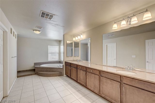 5562 Yarra Valley Avenue, Las Vegas, NV 89139