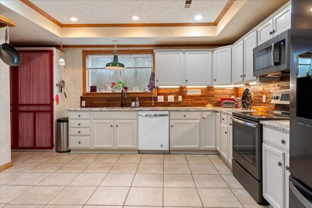 9303 W Farm Road 76, Willard, MO 65781