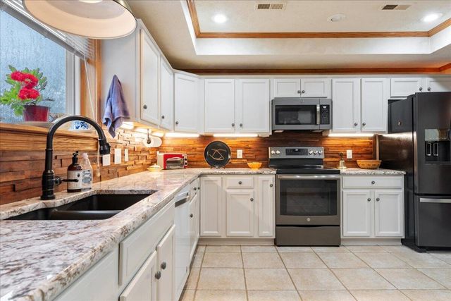 9303 W Farm Road 76, Willard, MO 65781