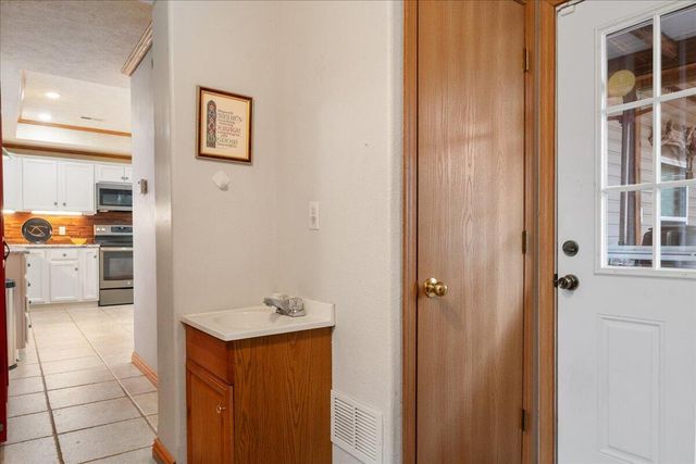 9303 W Farm Road 76, Willard, MO 65781