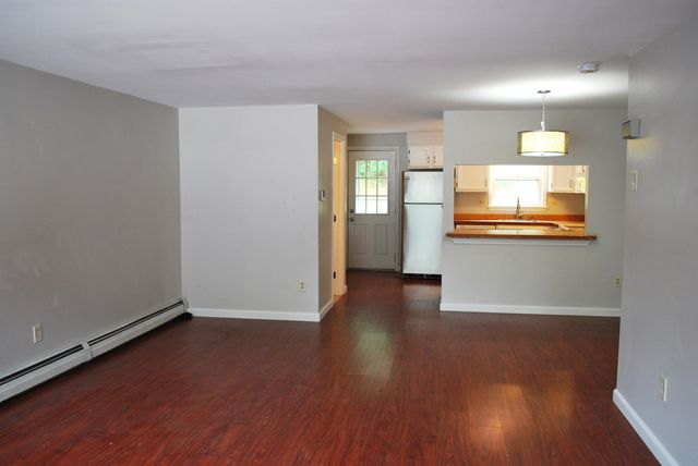 21 Blossom Lane, Merrimack, NH 03054