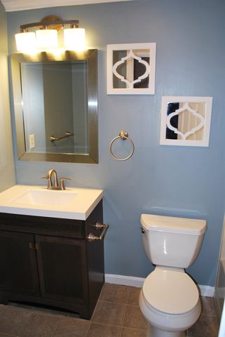 21 Blossom Lane, Merrimack, NH 03054