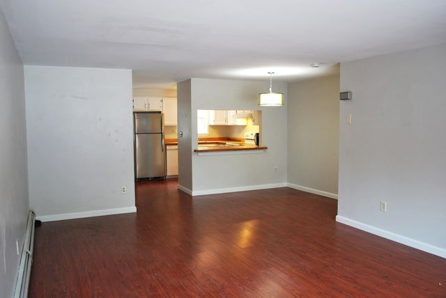 21 Blossom Lane, Merrimack, NH 03054