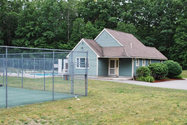 21 Blossom Lane, Merrimack, NH 03054
