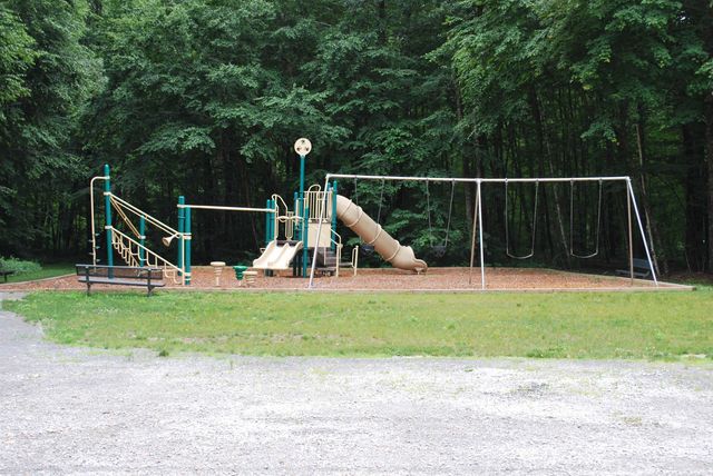 21 Blossom Lane, Merrimack, NH 03054