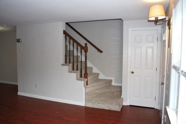 21 Blossom Lane, Merrimack, NH 03054