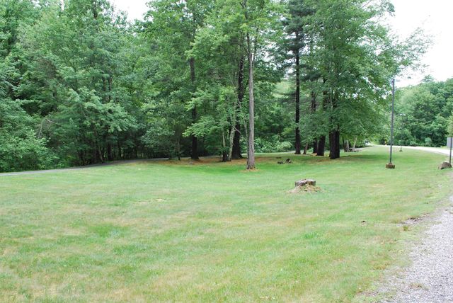 21 Blossom Lane, Merrimack, NH 03054