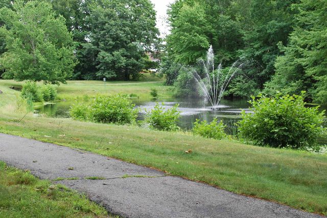 21 Blossom Lane, Merrimack, NH 03054