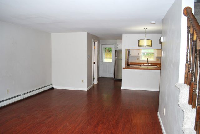 21 Blossom Lane, Merrimack, NH 03054