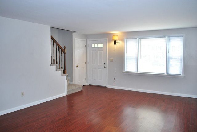 21 Blossom Lane, Merrimack, NH 03054