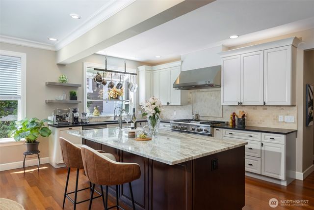 605 11th Avenue, Kirkland, WA 98033