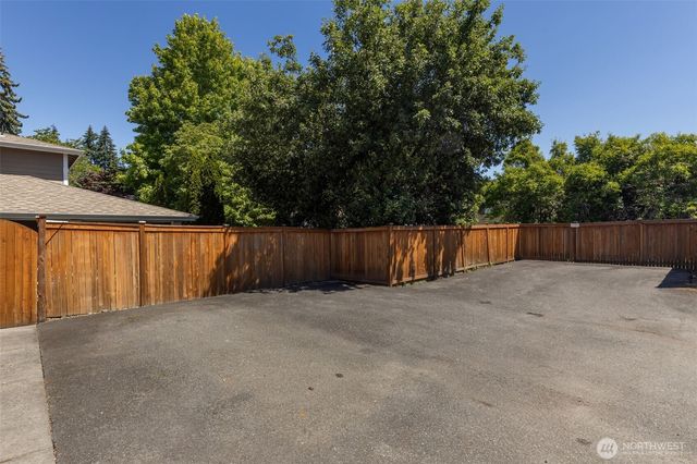605 11th Avenue, Kirkland, WA 98033