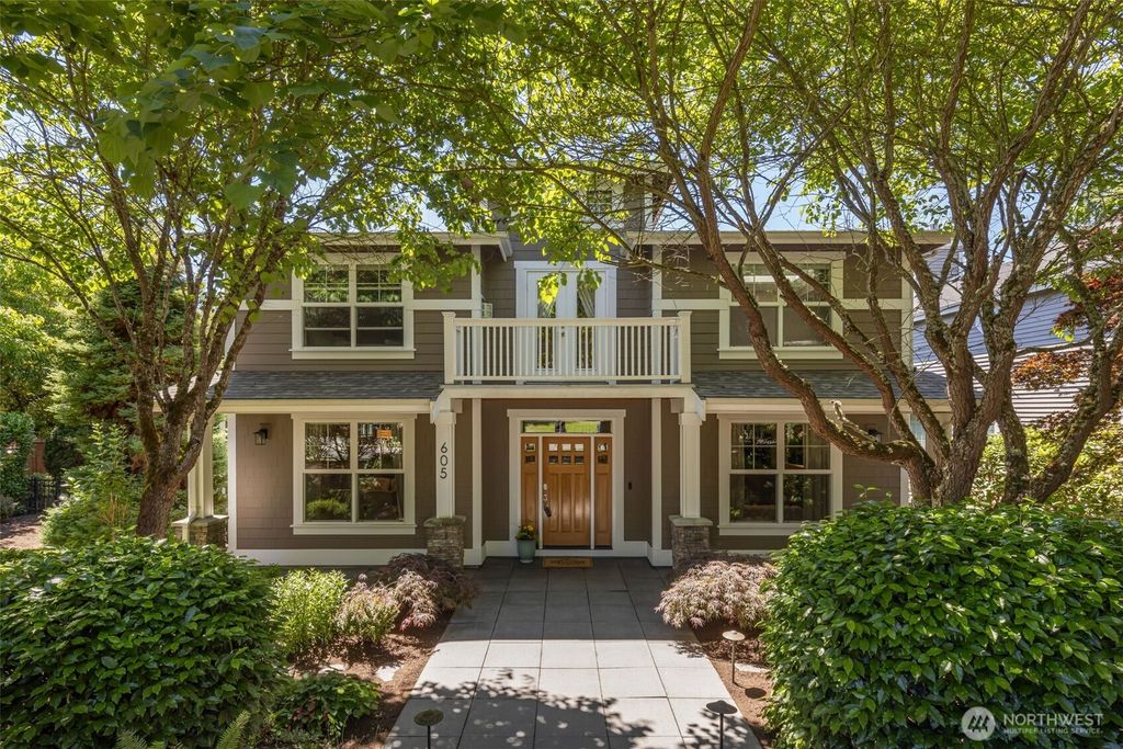 605 11th Avenue, Kirkland, WA 98033