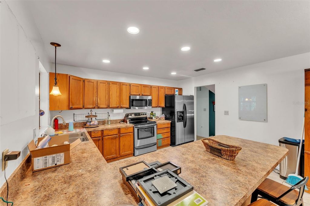 Image 18 of property listing at 5324 LAFAYETTE AVENUE, Sebring, FL 33875