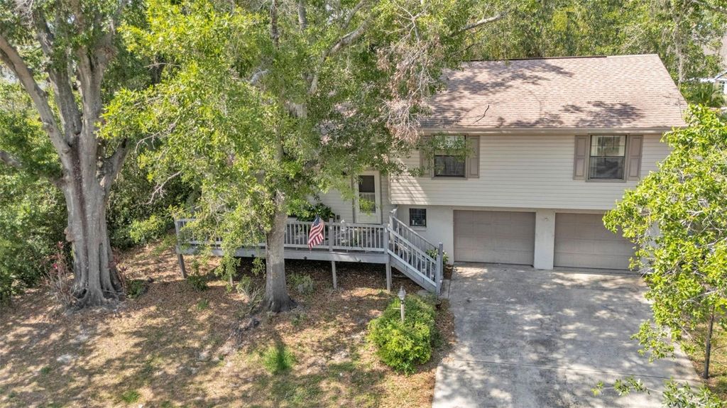 Image 4 of property listing at 5324 LAFAYETTE AVENUE, Sebring, FL 33875