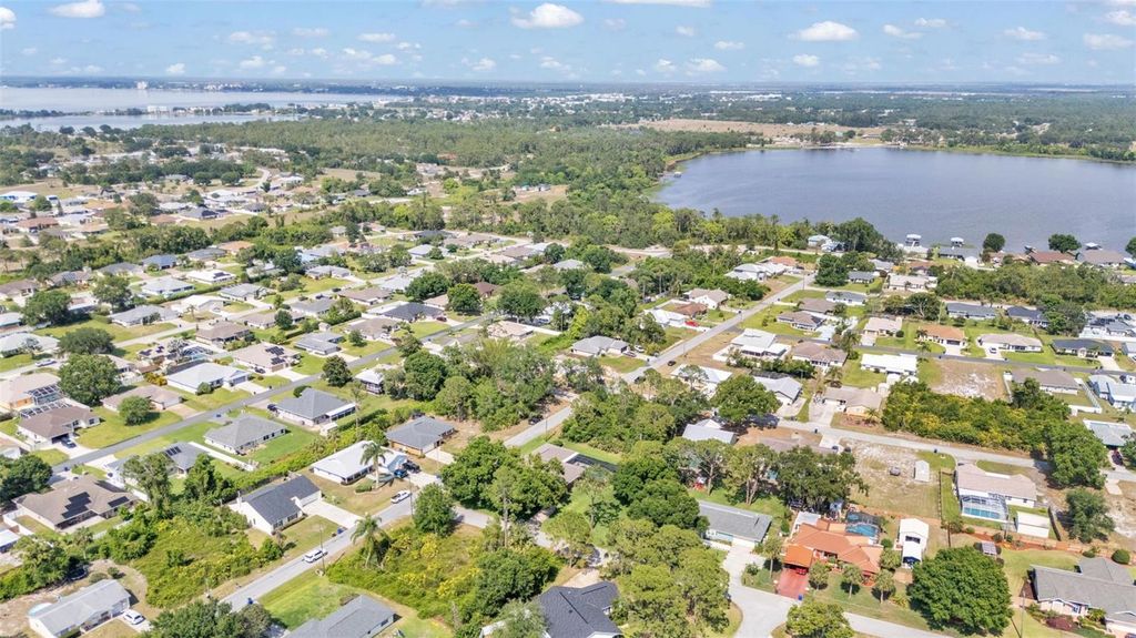 Image 10 of property listing at 5324 LAFAYETTE AVENUE, Sebring, FL 33875