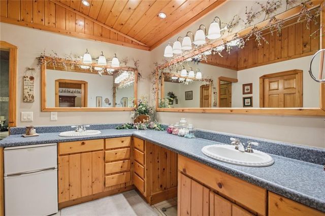 46 Spartan Lane, Rabun Gap, GA 30568