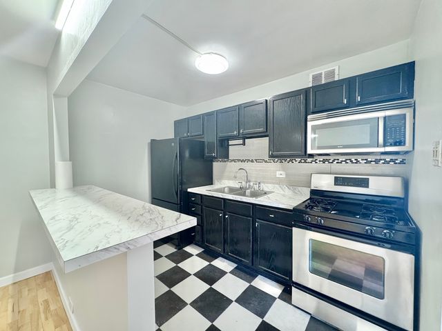 4920 N Marine Drive S208, Chicago, IL 60640