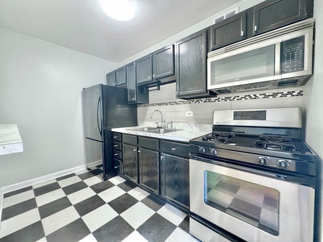 4920 N Marine Drive S208, Chicago, IL 60640
