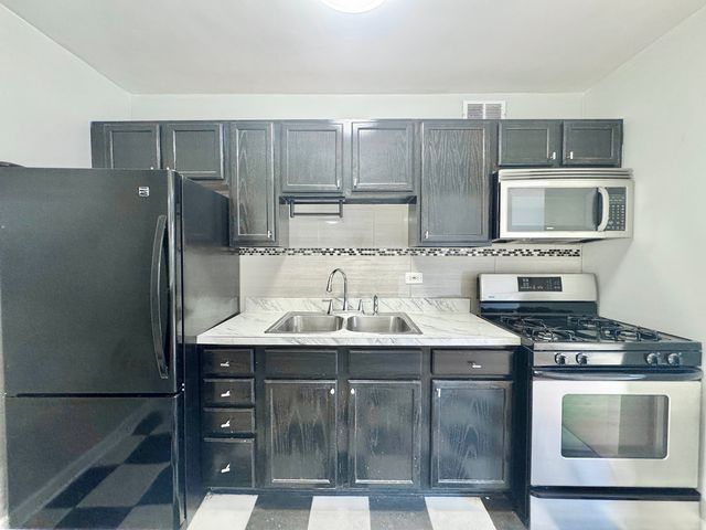 4920 N Marine Drive S208, Chicago, IL 60640