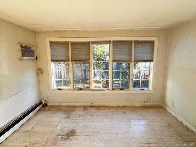 192 Brixton Road S, Garden City, NY 11530