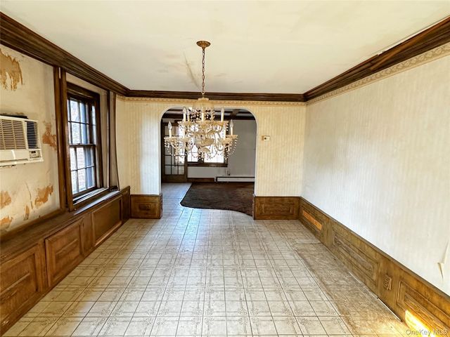 192 Brixton Road S, Garden City, NY 11530