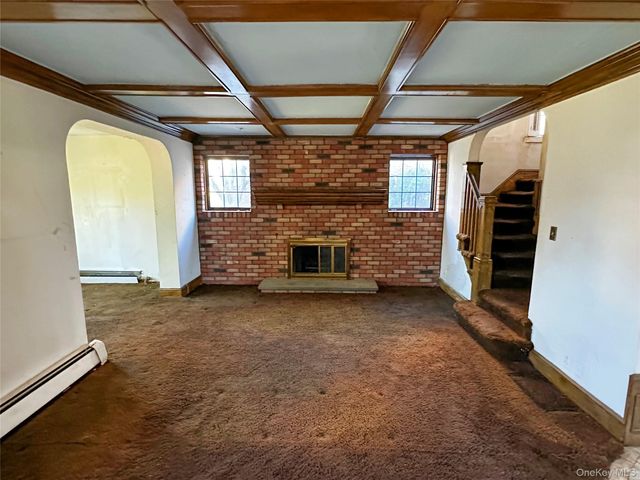 192 Brixton Road S, Garden City, NY 11530