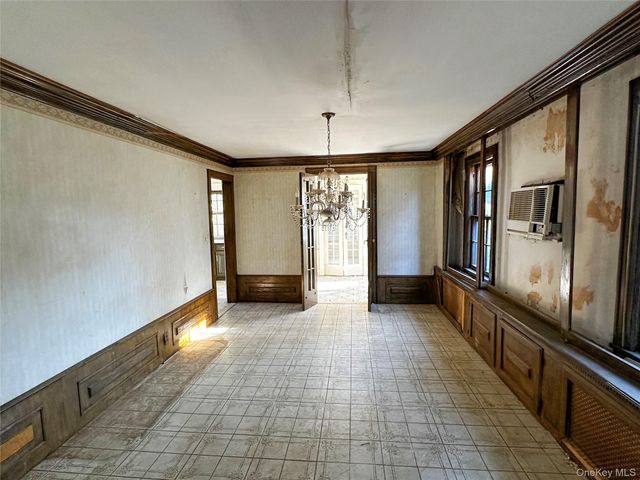 192 Brixton Road S, Garden City, NY 11530