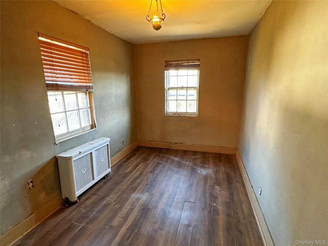 192 Brixton Road S, Garden City, NY 11530