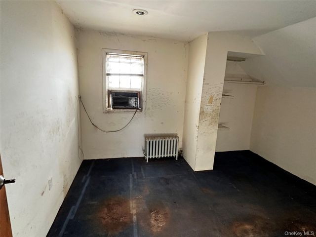 192 Brixton Road S, Garden City, NY 11530