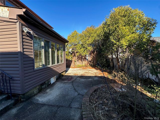 192 Brixton Road S, Garden City, NY 11530