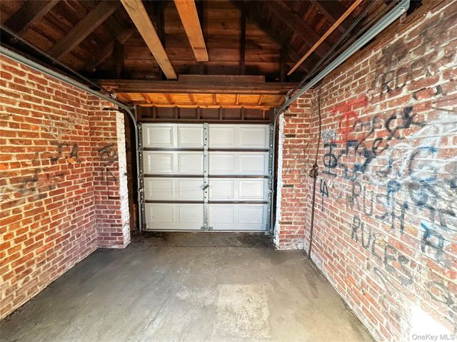 192 Brixton Road S, Garden City, NY 11530