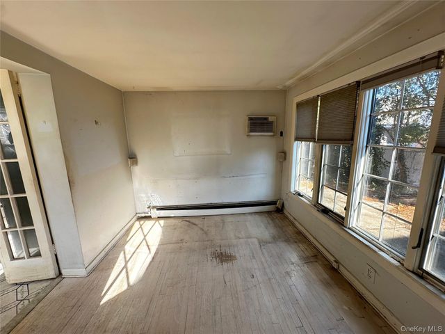 192 Brixton Road S, Garden City, NY 11530