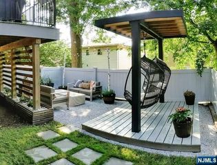 329 5th Street B, Palisades Park, NJ 07650