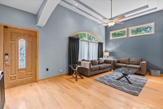 9832 Rutherford Avenue, Oak Lawn, IL 60453