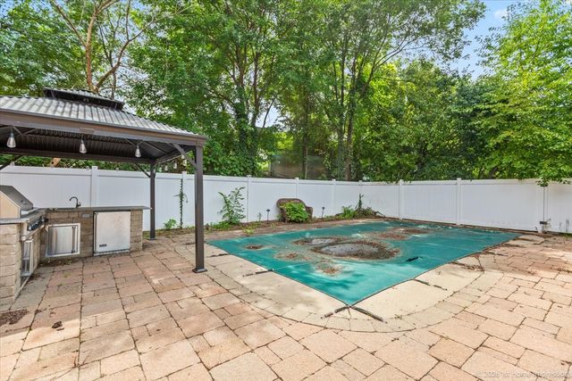9832 Rutherford Avenue, Oak Lawn, IL 60453